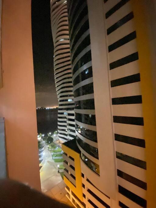 グアヤキルBellini Luxury - Puerto Santa Anaアパートメント エクステリア 写真